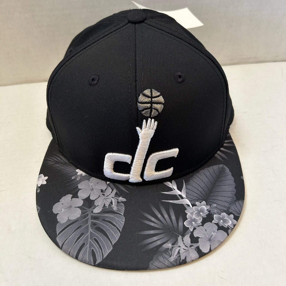 NBA Washington Wizards Adidas Hawaii prnt team cap&embroidered logo NWTSz-S/M. I